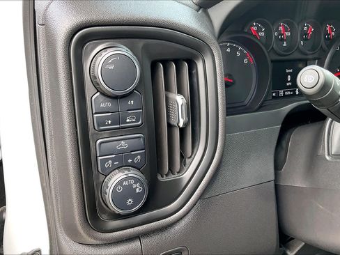 Used 2024 Chevrolet Silverado 1500 W/T w/ Trailering Package AWD/4WD image 35