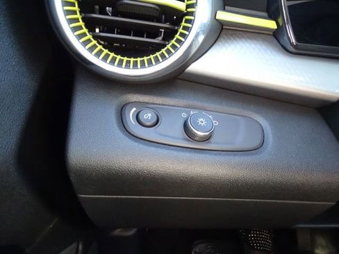 Used 2024 Chevrolet Trax LT w/ Driver Confidence Package image 20