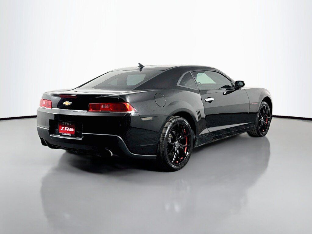 Used 2015 Chevrolet Camaro LT RWD image 5