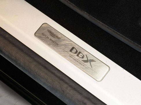 Used 2024 Aston Martin DBX AWD/4WD image 15