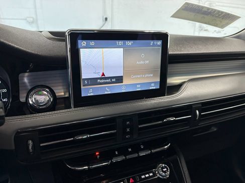 Used 2021 Lincoln Corsair AWD w/ Premium Package image 19