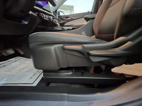 Used 2024 Chevrolet Trax LT FWD image 18