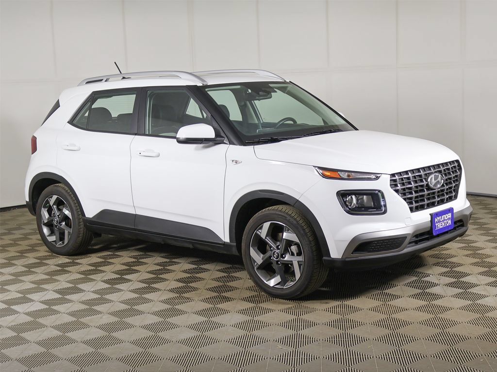 Certified 2026 Hyundai Venue SEL FWD image 2