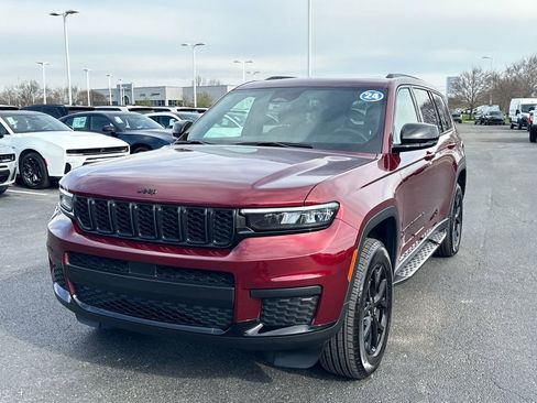 Used 2024 Jeep Grand Cherokee L Altitude AWD/4WD image 7