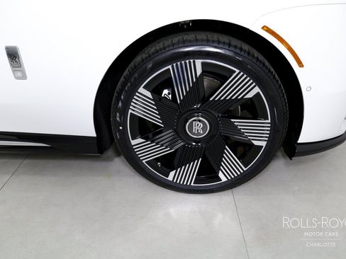 Used 2024 Rolls-Royce Spectre w/ Spectre Launch Package AWD/4WD image 35