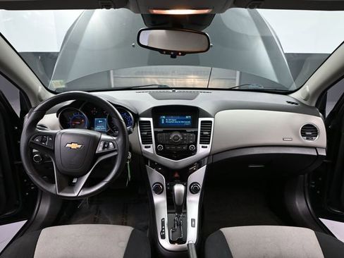 Used 2015 Chevrolet Cruze LS image 21