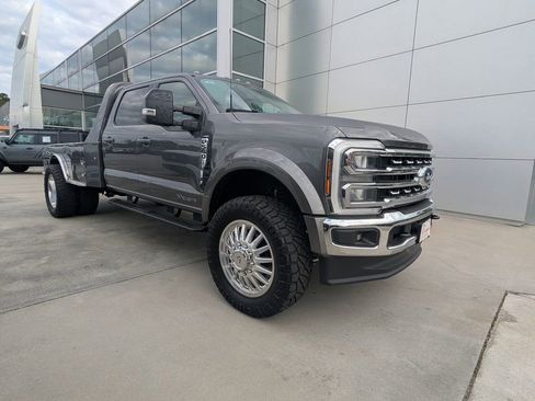 New 2025 Ford F550 4x4 Crew Cab Super Duty image 2