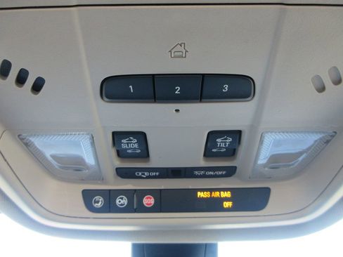 Certified 2019 GMC Acadia Denali w/ Technology Package image 36