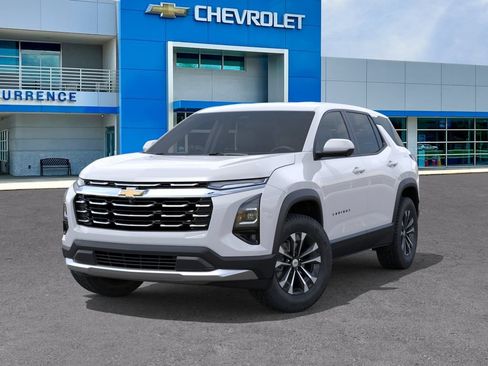 New 2027 Chevrolet Equinox LT w/ Convenience Package II FWD image 6