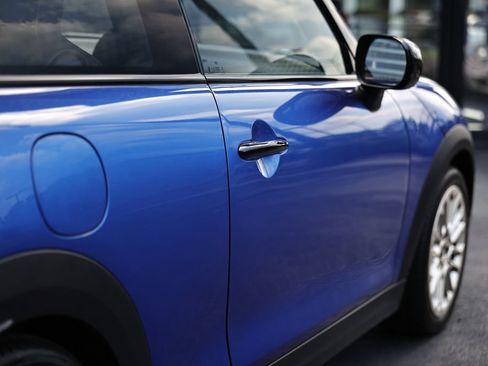 Used 2025 MINI Cooper S FWD image 8
