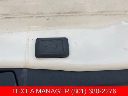 Used 2025 Toyota RAV4 SE AWD/4WD image 13