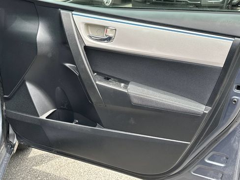 Used 2015 Toyota Corolla LE FWD image 7