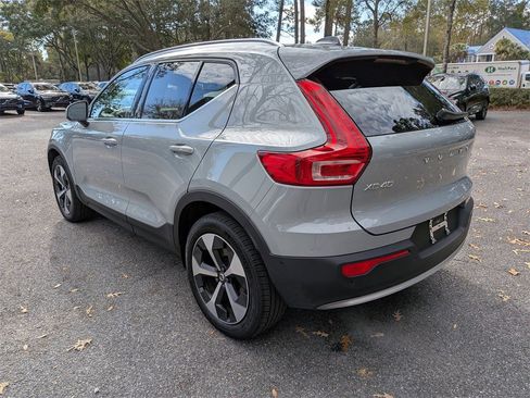Certified 2025 Volvo XC40 B5 Plus image 6