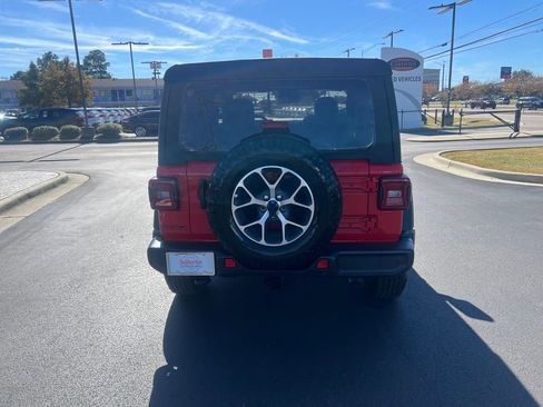 Used 2025 Jeep Wrangler Sport image 4