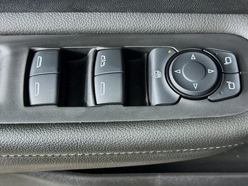 Used 2024 GMC Terrain SLE FWD image 15