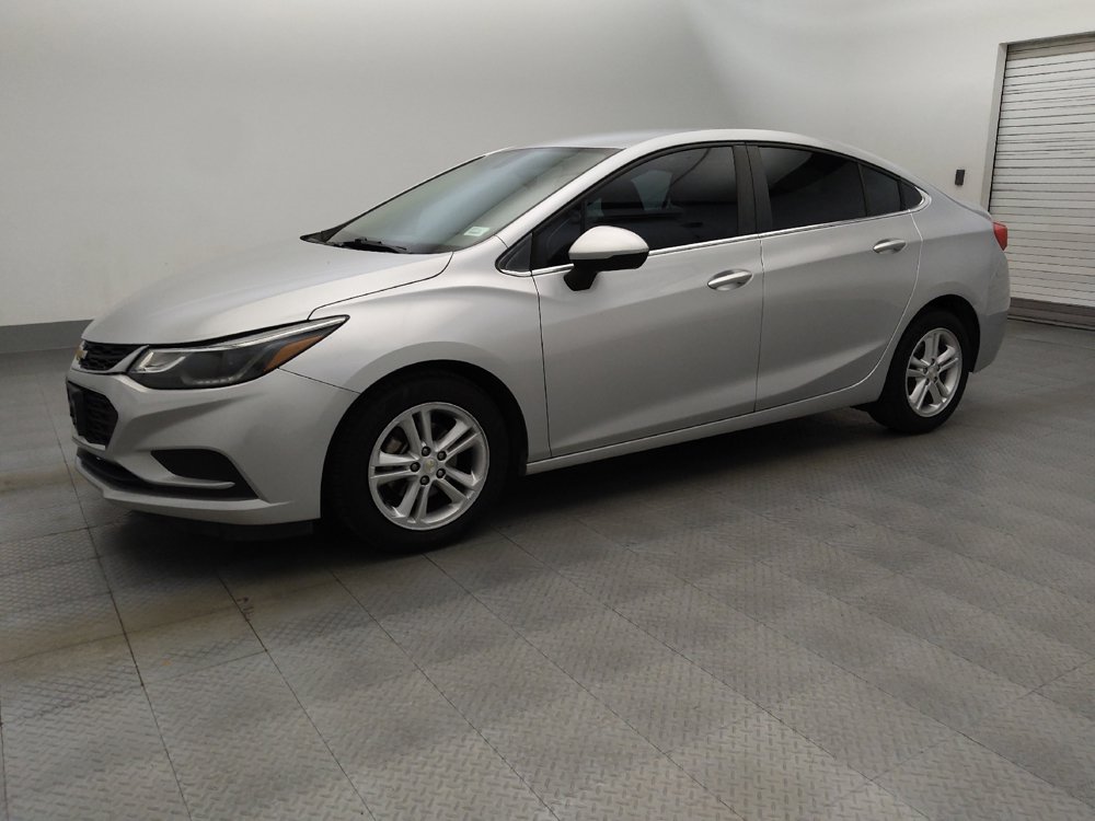 Used 2017 Chevrolet Cruze LT FWD image 2