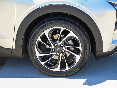 Used 2023 Chevrolet Bolt EUV Premier image 10