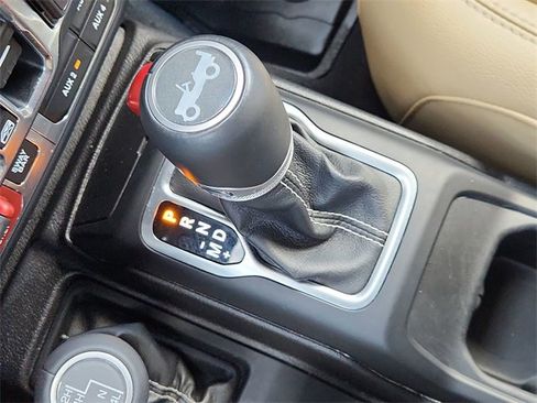 Used 2019 Jeep Wrangler Unlimited Rubicon image 16