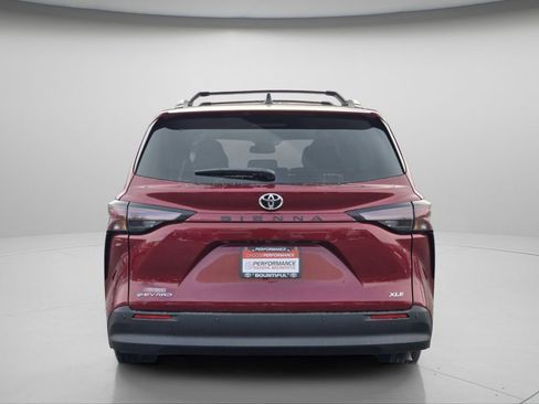 New 2026 Toyota Sienna XLE image 20