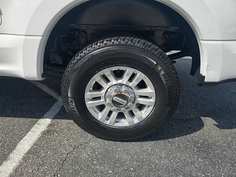 Used 2017 Ford F250 XLT w/ XLT Value Package RWD image 12