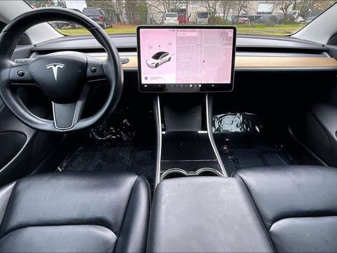 Used 2018 Tesla Model 3 Long Range image 11