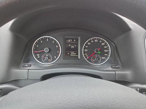 Used 2010 Volkswagen Tiguan S image 14