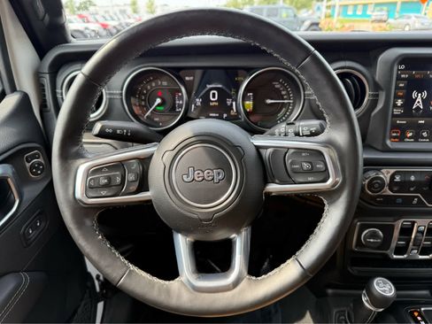 Used 2022 Jeep Wrangler Unlimited Sahara w/ Cold Weather Group image 15