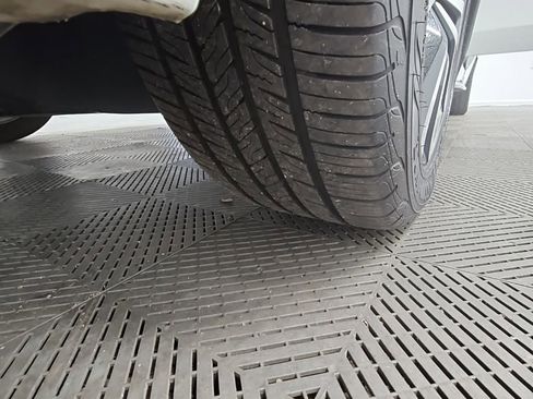 Used 2024 Honda Civic EX-L image 42