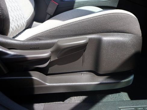 Used 2023 Chevrolet Equinox LT AWD/4WD image 11