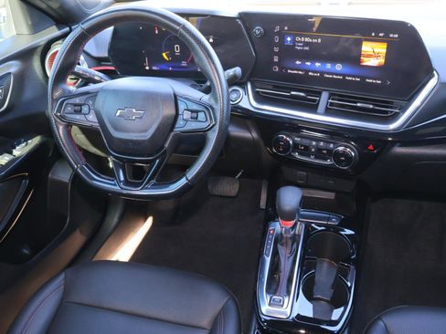 Used 2024 Chevrolet Trax RS w/ Sunroof Package image 10