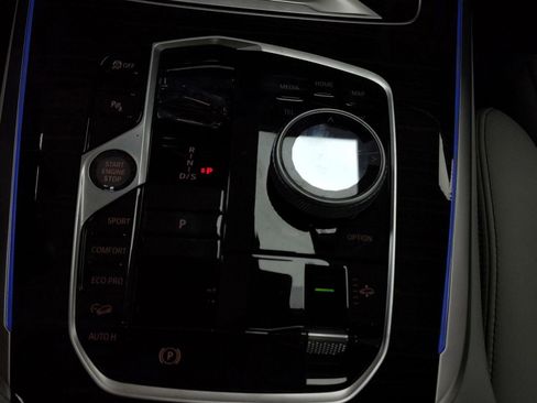 Used 2025 BMW X7 xDrive40i w/ Executive Package image 14