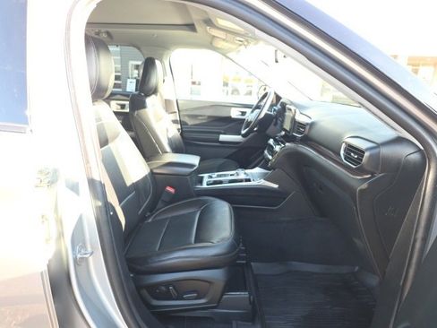 Used 2022 Ford Explorer Limited w/ Hybrid Equipment Group 310A image 9