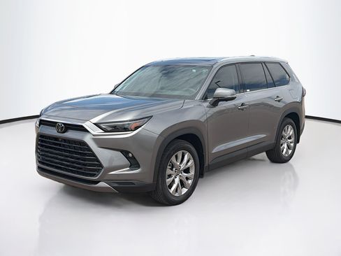 Used 2026 Toyota Grand Highlander AWD image 3