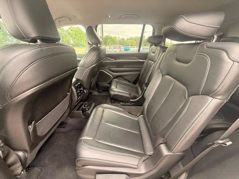 Used 2021 Jeep Grand Cherokee L Limited AWD/4WD image 12