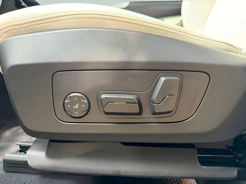 New 2026 BMW X1 xDrive28i w/ Technology Package AWD/4WD image 11