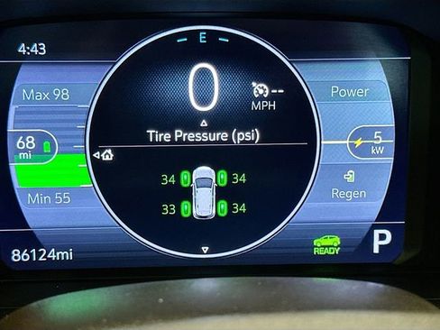 Used 2022 Chevrolet Bolt EUV LT w/ Convenience Package image 12