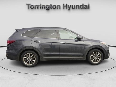 Used 2017 Hyundai Santa Fe SE image 8
