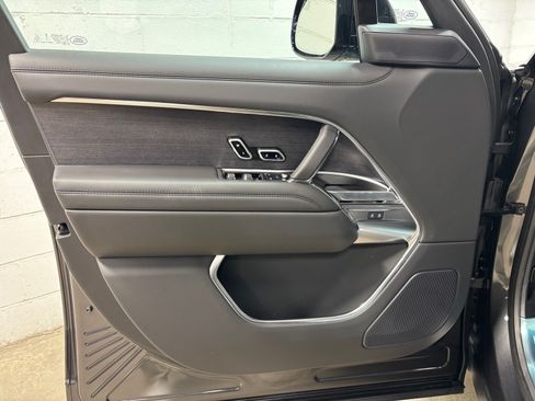 New 2026 Land Rover Range Rover Long Wheelbase SE AWD/4WD image 23