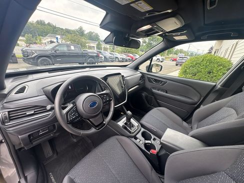 Used 2025 Subaru Forester Premium AWD/4WD image 16