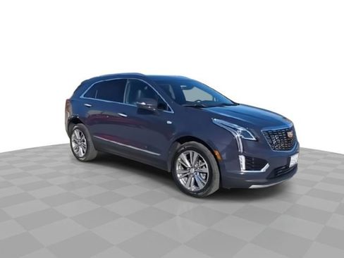 Certified 2025 Cadillac XT5 Premium Luxury image 2