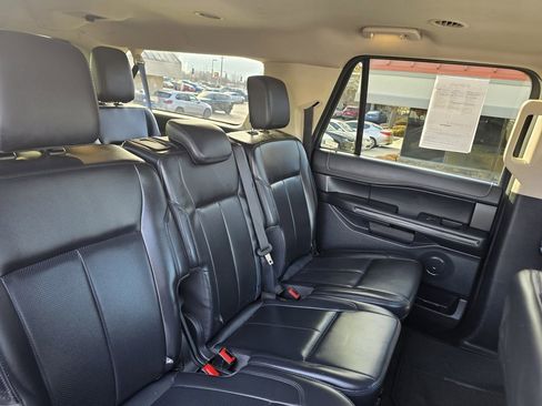 Used 2023 Ford Expedition Max XLT image 27