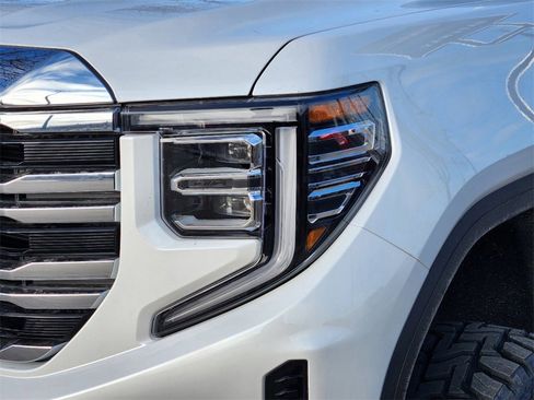 New 2025 GMC Sierra 1500 SLT image 6