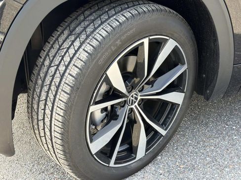 New 2026 Volkswagen Atlas SEL Premium R-Line AWD/4WD image 9