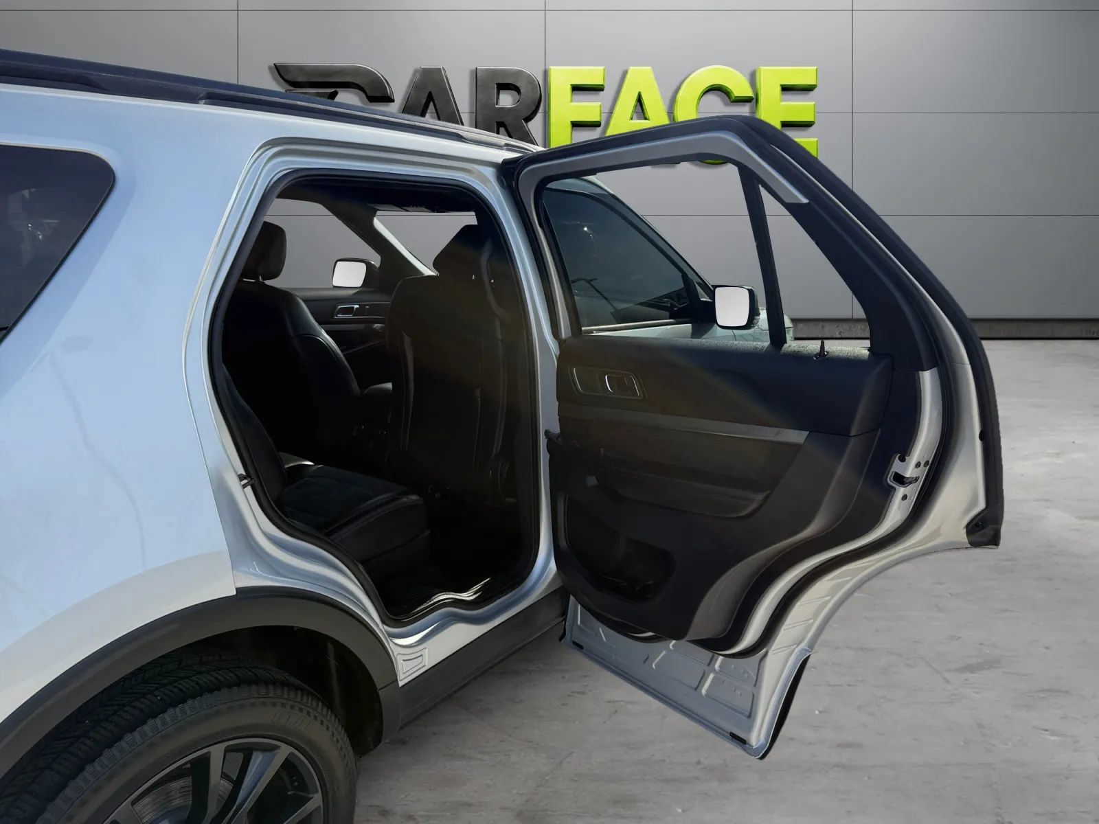 Used 2019 Ford Explorer XLT w/ Equipment Group 202A AWD/4WD image 21
