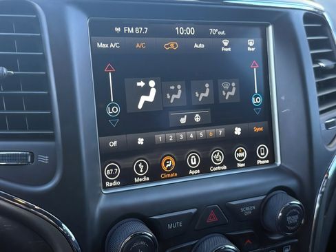 Used 2018 Jeep Grand Cherokee Altitude image 19