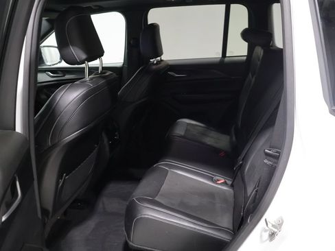 Certified 2023 Jeep Grand Cherokee Altitude AWD/4WD image 18