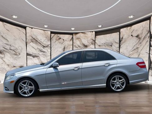 Used 2011 Mercedes-Benz E 350 4MATIC Sedan image 4