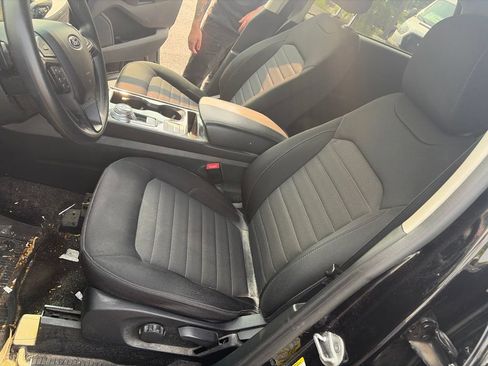Used 2020 Ford Edge SE AWD/4WD image 9