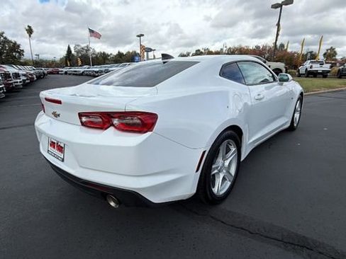 Used 2024 Chevrolet Camaro LT w/ Technology Package image 4