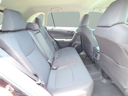 Certified 2025 Toyota RAV4 LE FWD image 14